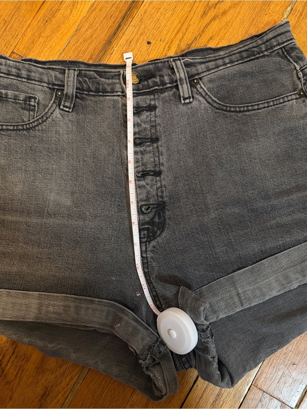 BLACK DENIM SHORTS - Picture 3 of 5